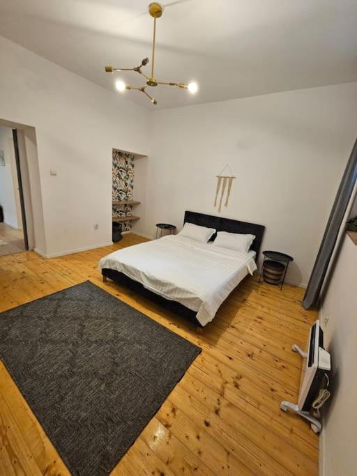 Heart Of City Center 4Br 2Bath 10 Pers Bucharest Exterior photo