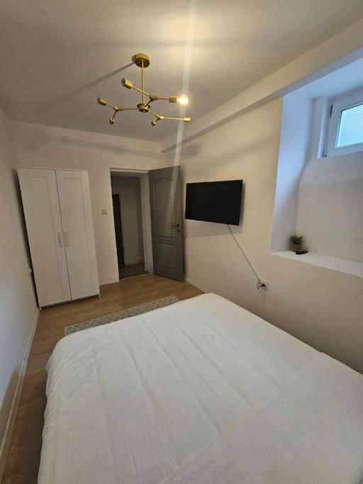 Heart Of City Center 4Br 2Bath 10 Pers Bucharest Exterior photo
