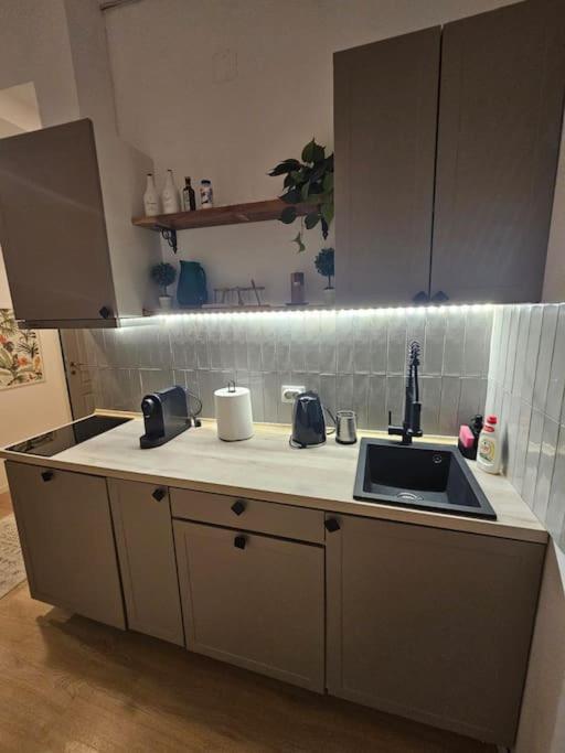 Heart Of City Center 4Br 2Bath 10 Pers Bucharest Exterior photo