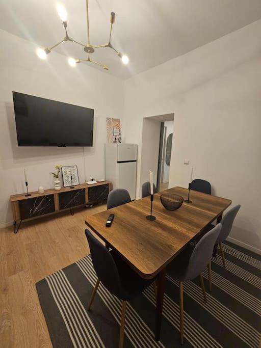 Heart Of City Center 4Br 2Bath 10 Pers Bucharest Exterior photo